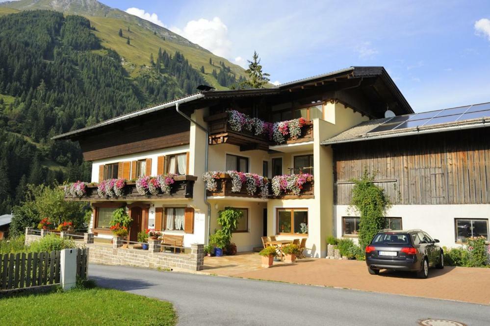 Апартаменты Haus Alpina Haeselgehr Экстерьер фото
