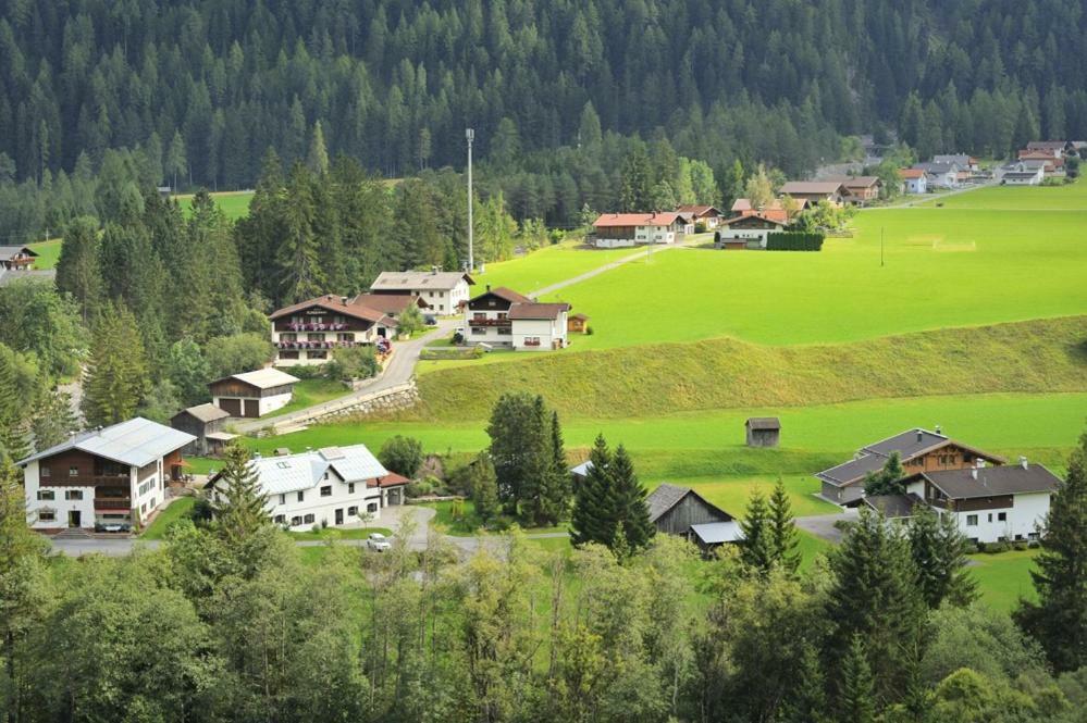 Апартаменты Haus Alpina Haeselgehr Экстерьер фото